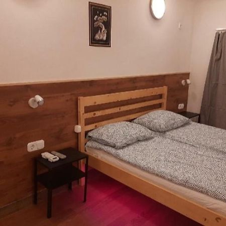 Apartman Vorosmarty Appartamento Budapest Esterno foto