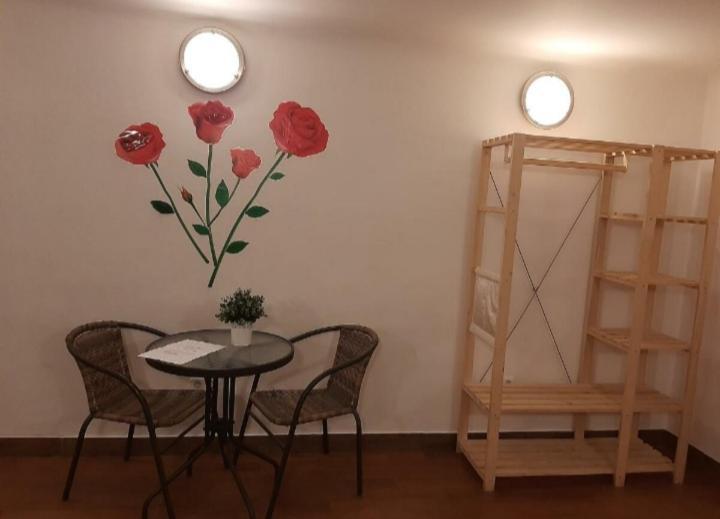 Apartman Vorosmarty Appartamento Budapest Esterno foto
