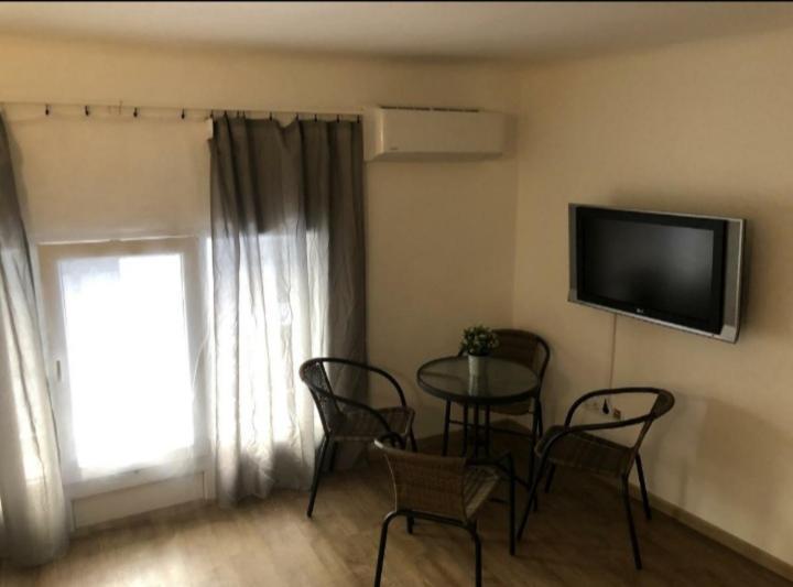 Apartman Vorosmarty Appartamento Budapest Esterno foto