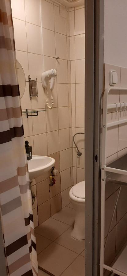 Apartman Vorosmarty Appartamento Budapest Esterno foto