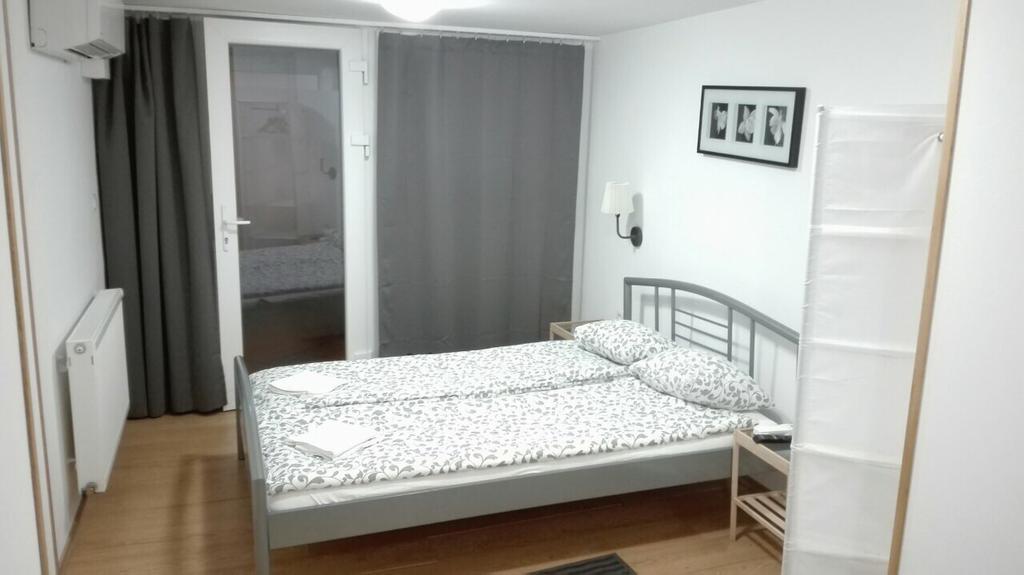 Apartman Vorosmarty Appartamento Budapest Esterno foto