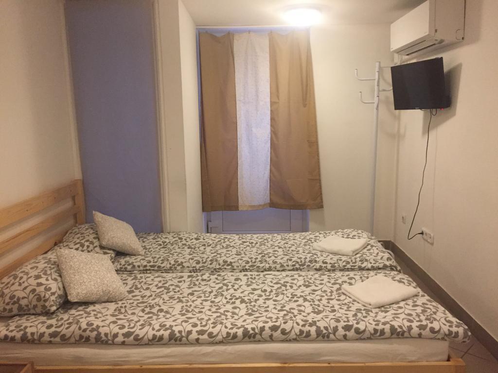 Apartman Vorosmarty Appartamento Budapest Esterno foto
