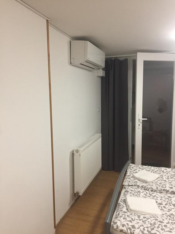 Apartman Vorosmarty Appartamento Budapest Esterno foto
