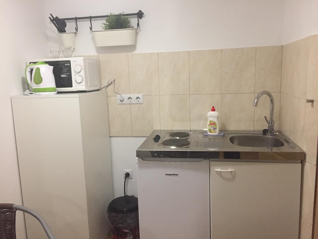 Apartman Vorosmarty Appartamento Budapest Esterno foto