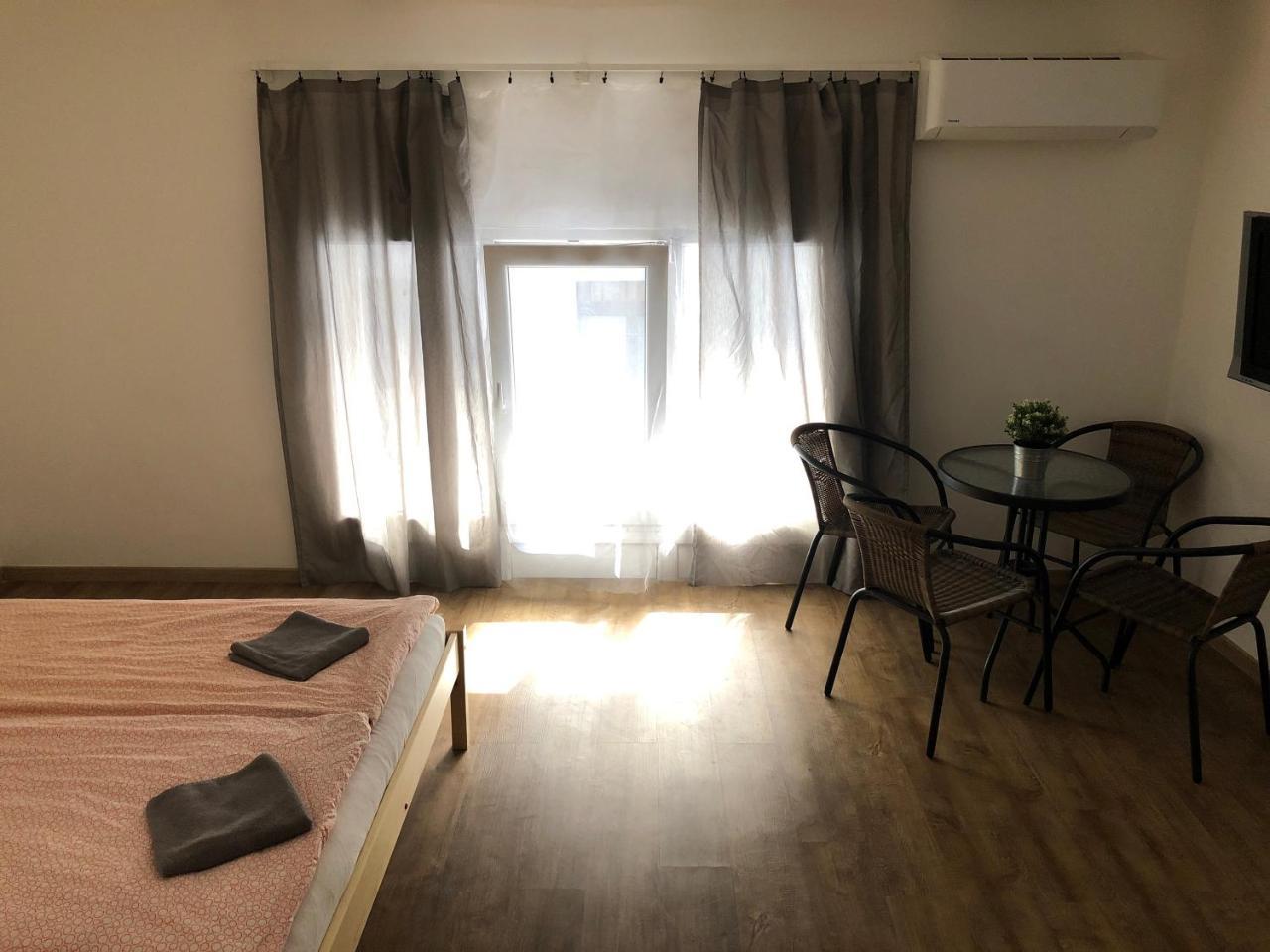 Apartman Vorosmarty Appartamento Budapest Esterno foto