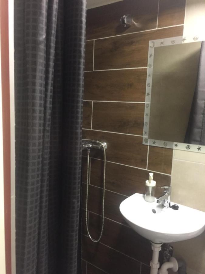 Apartman Vorosmarty Appartamento Budapest Esterno foto