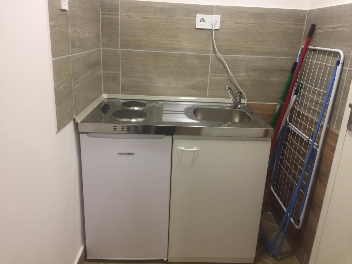 Apartman Vorosmarty Appartamento Budapest Esterno foto